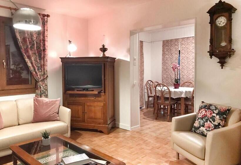 مبيت وإفطار Lindo Lugar   Just A 7 Minute Walk From The Airport