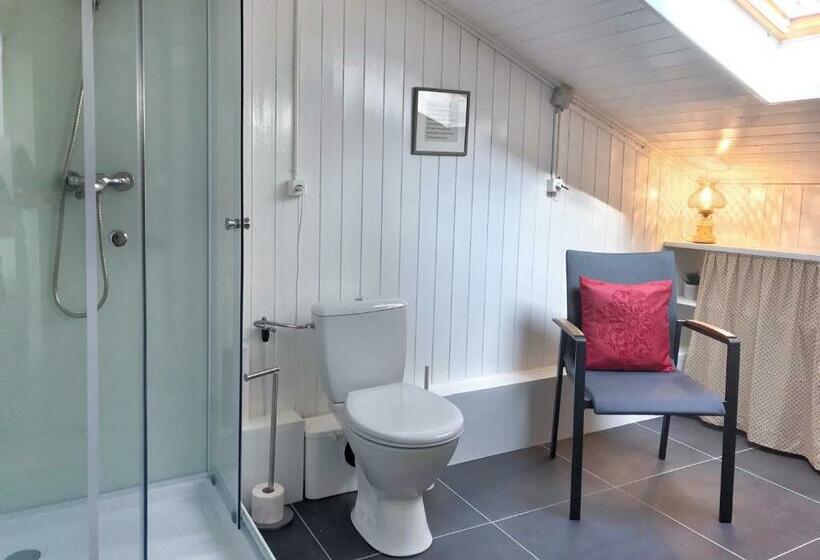 مبيت وإفطار Lindo Lugar   Just A 7 Minute Walk From The Airport