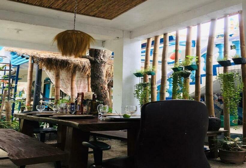 Отель Half Moon Village And Beach House
