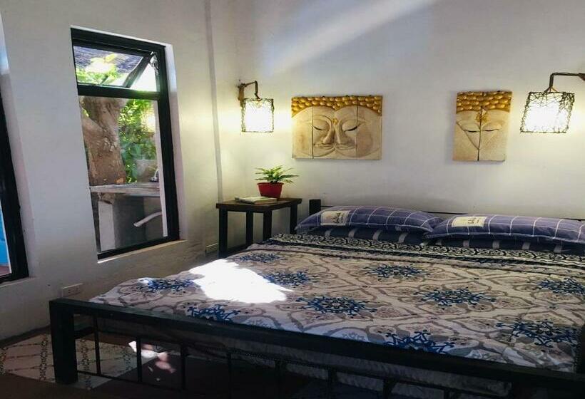 Отель Half Moon Village And Beach House