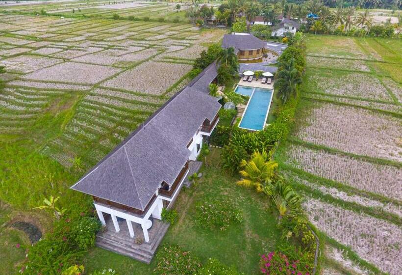 بنسيون Ganesha Villa Tabanan