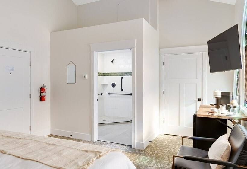 בית מלון כפרי Balsam Lake Lodge