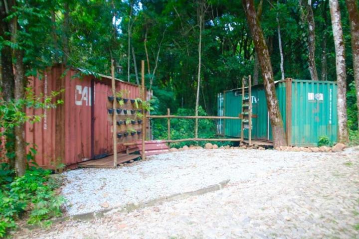 פנסיון Econtainer Suítes Macacos
