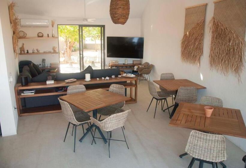 تختخواب و صبحانه Casa Lulú