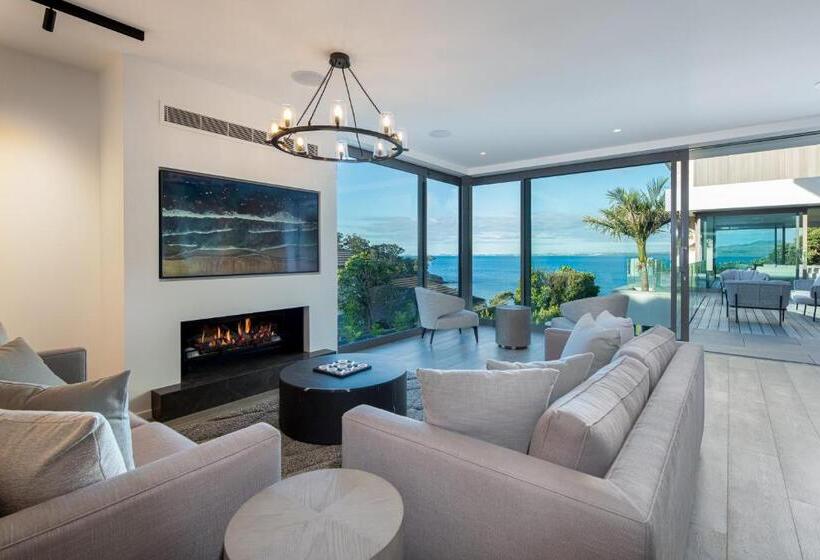 پانسیون Elements Of Castor Bay