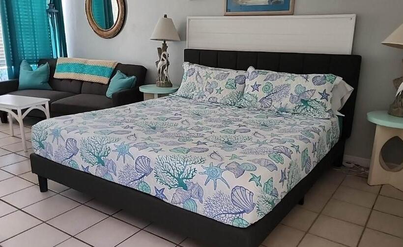Turquoise Beach Retreat~king Bed~daytona Beach