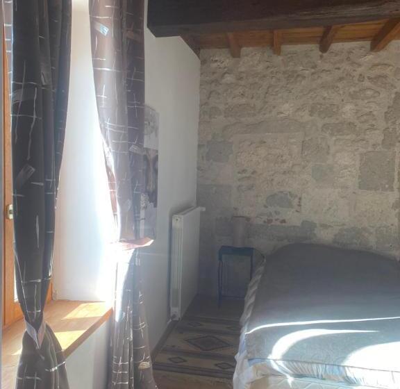 مبيت وإفطار Chez Sophie  Chambres D’hôtes, Gîte Et Gîte équestre