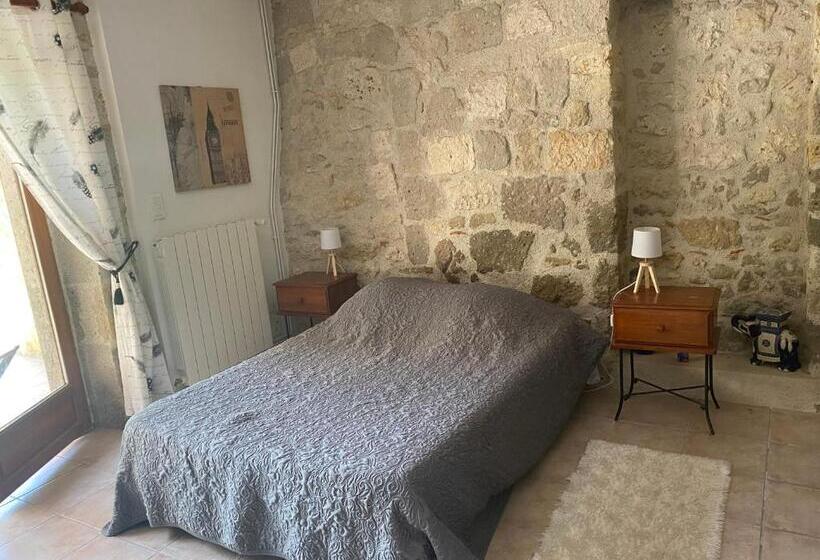 مبيت وإفطار Chez Sophie  Chambres D’hôtes, Gîte Et Gîte équestre