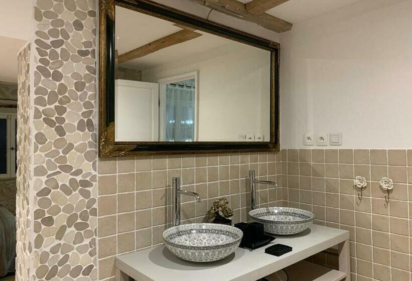 مبيت وإفطار Le Mas Des Roses 1884