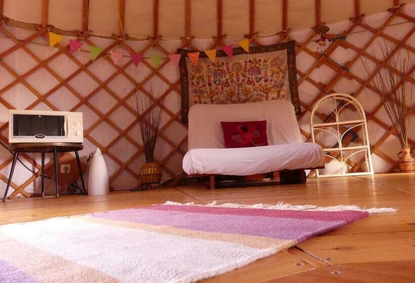 مبيت وإفطار Les Yourtes D Hôtes