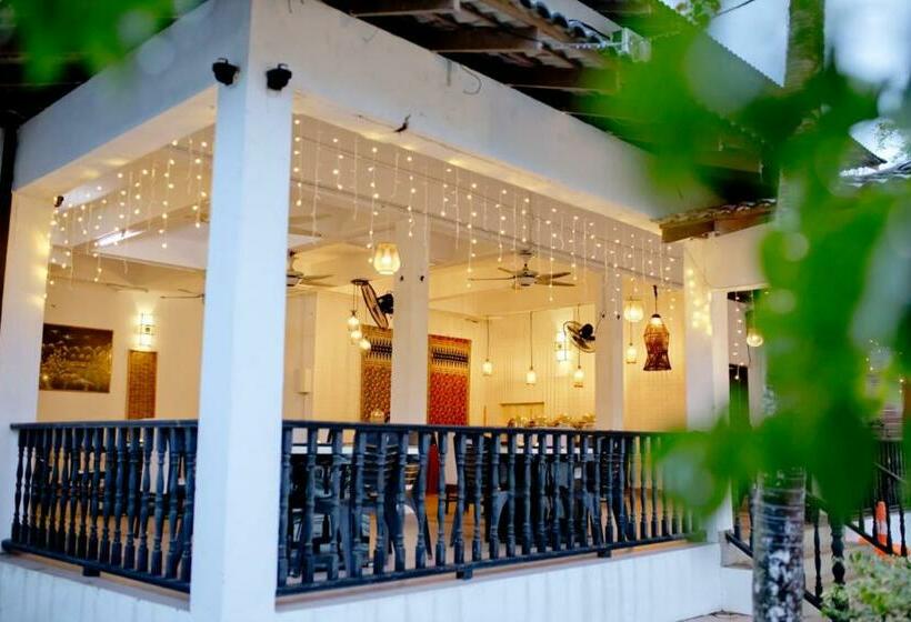 فندق Lisnaree Beach Resort