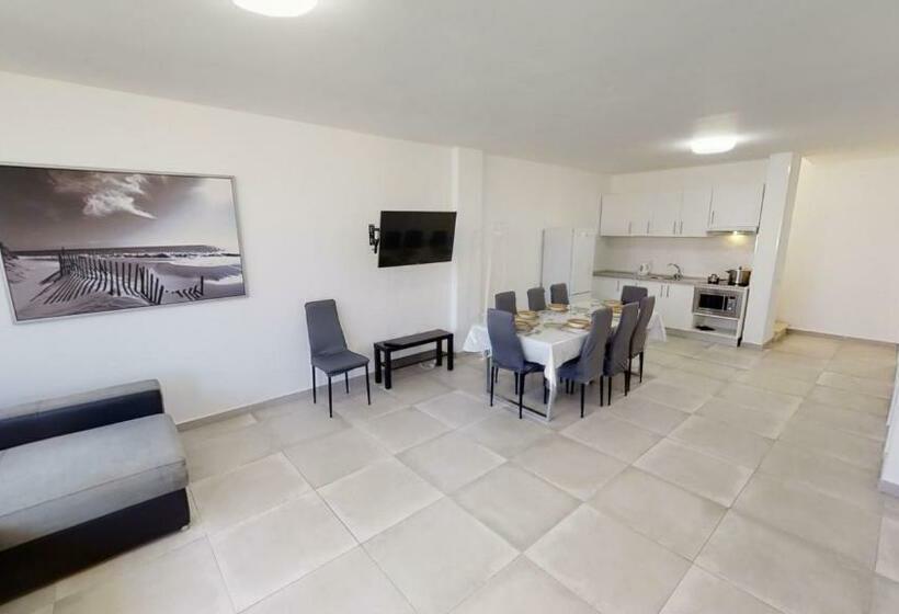 فندق صغير Habitaciones Triples Espaciosas Con Baños Privados En Maspalomas