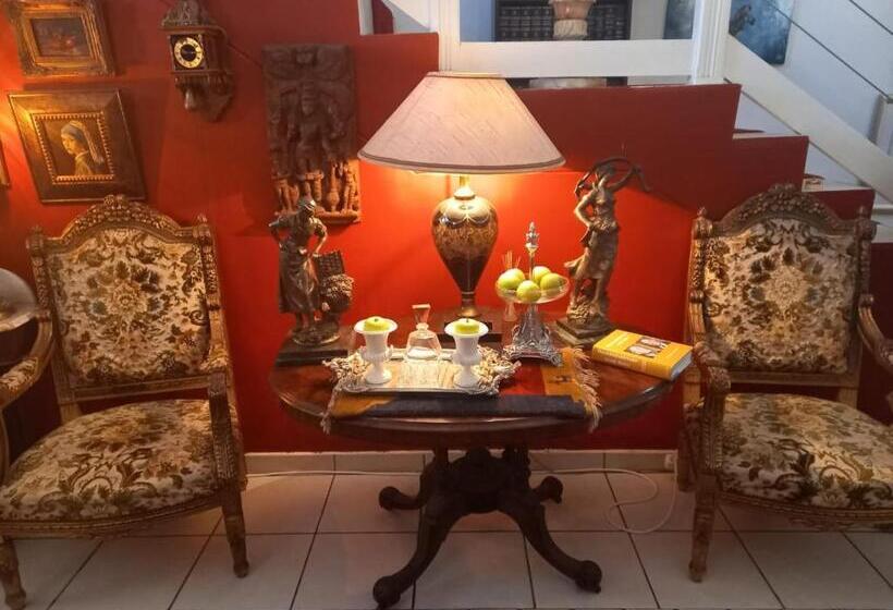 پانسیون Michaelangelo Guest House