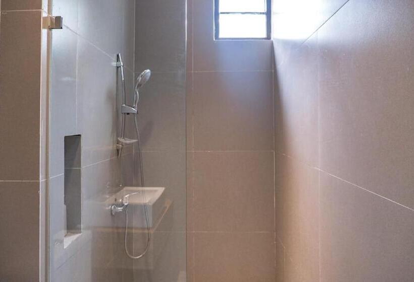 پانسیون Three J Residence 2