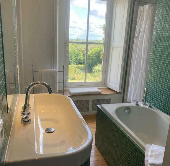 مبيت وإفطار Château De Bostz