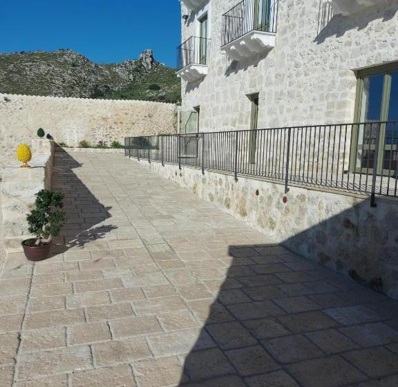 تختخواب و صبحانه Masseria Torre Saracena