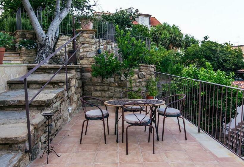 住宿加早餐  Palazzo Cantarella Stella Cilento