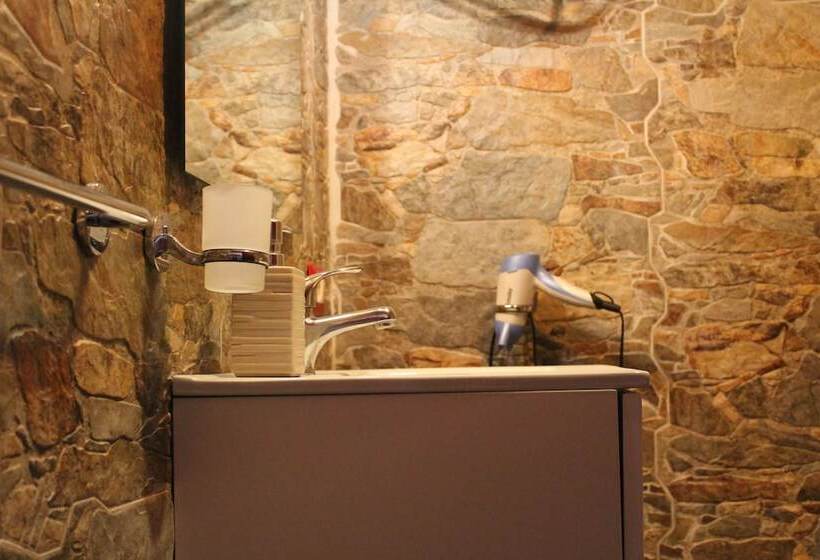 هاستل Private Room Stanza Privata With Private Bathroom   Shared Kitchen And Beautiful Terrace On Taormina