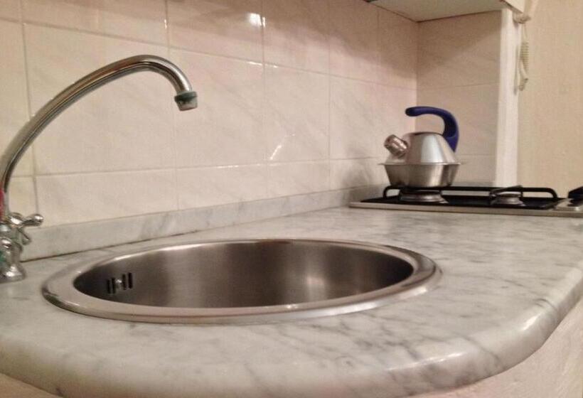 تختخواب و صبحانه Isoco Guest House