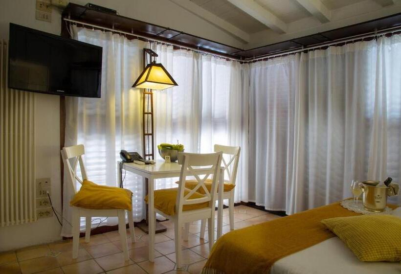 تختخواب و صبحانه Isoco Guest House