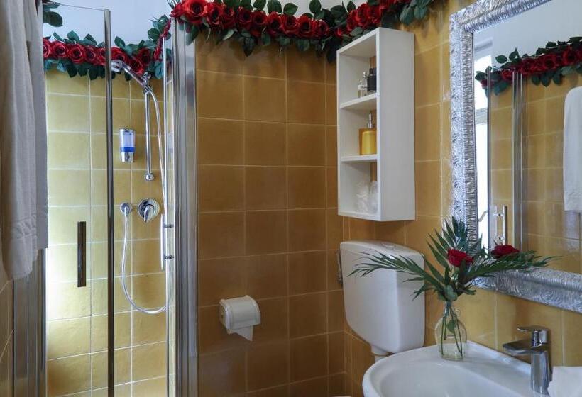 تختخواب و صبحانه Isoco Guest House