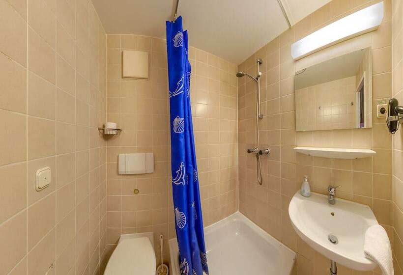 Hostel Mondpalast