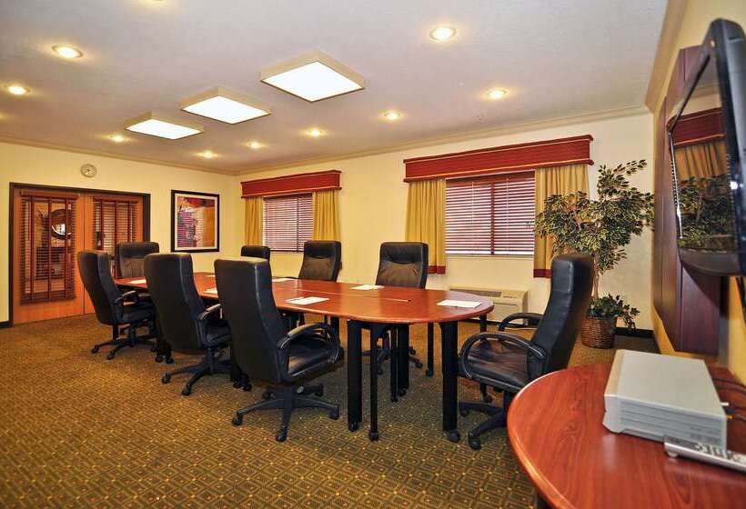 Отель Best Western Plus Eagleridge Inn & Suites