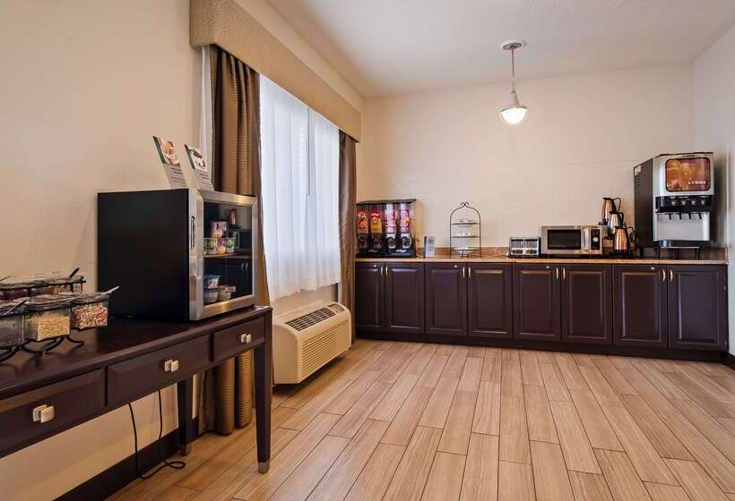 Отель Best Western Plus Eagleridge Inn & Suites