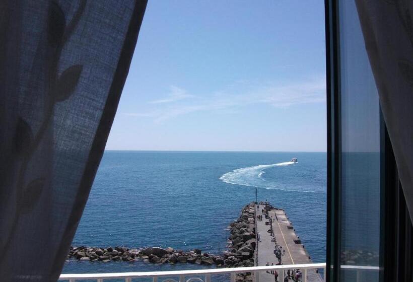 هتل Holidays Baia D'Amalfi