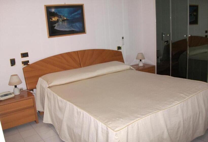 هتل Holidays Baia D'Amalfi