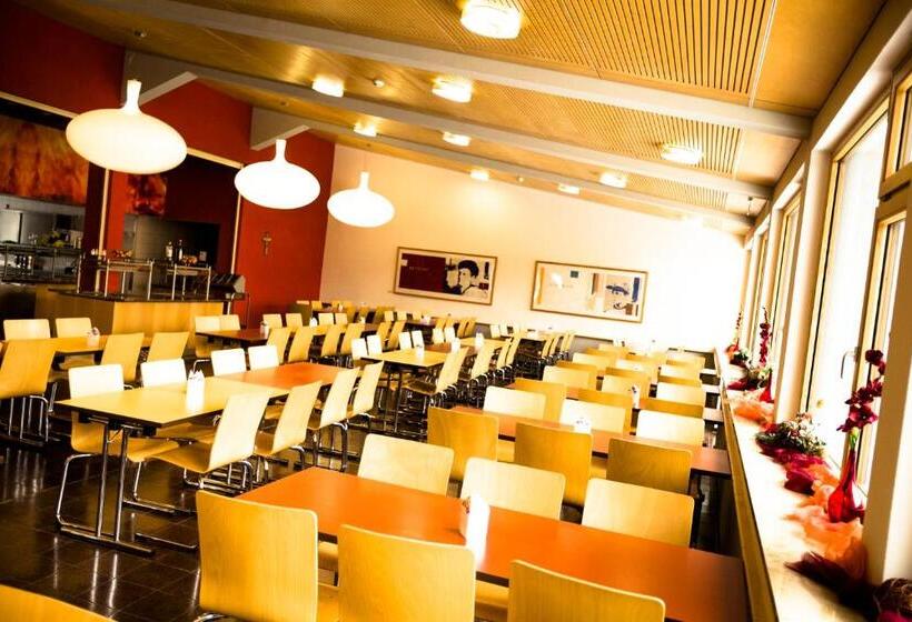 Jugendherberge Garmisch Partenkirchen   Membership Required!