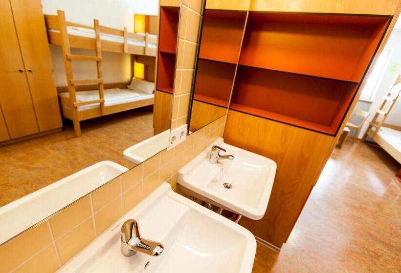 Jugendherberge Garmisch Partenkirchen   Membership Required!