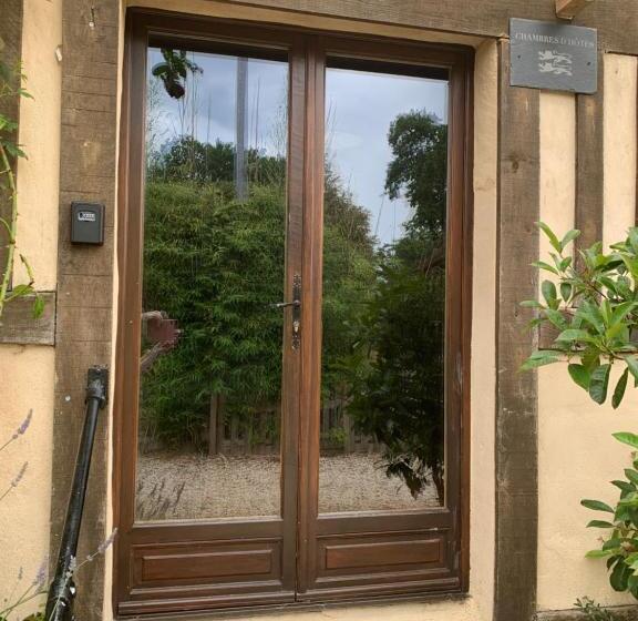 مبيت وإفطار Le Bas Chesnay Chambres D Hotes Domfront En Poiraie