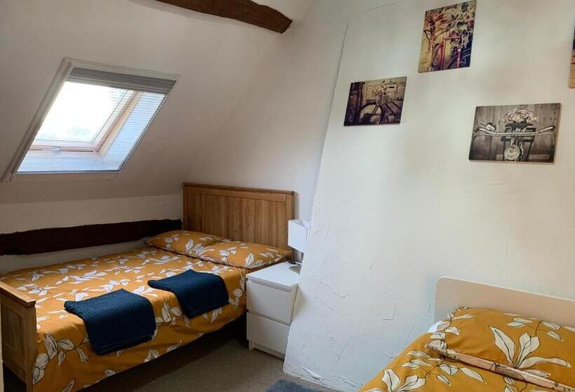 مبيت وإفطار Le Bas Chesnay Chambres D Hotes Domfront En Poiraie