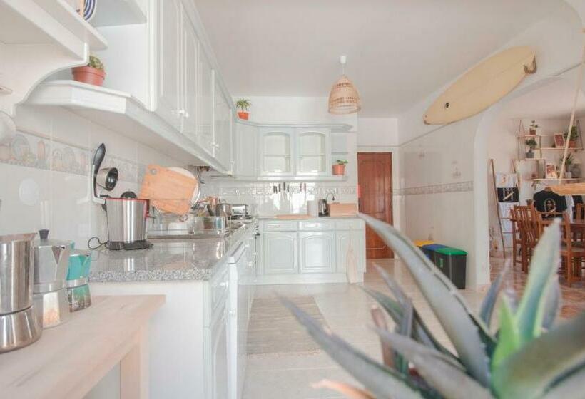 פנסיון Lemontree Eco Surfhouse