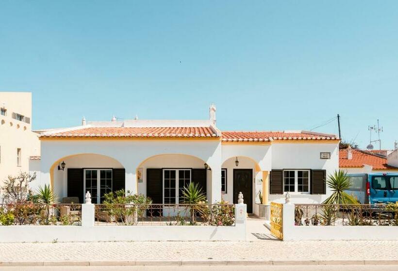 פנסיון Lemontree Eco Surfhouse