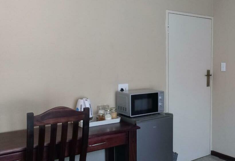 פנסיון M N M Guesthouse Polokwane Central