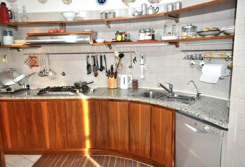 بنسيون Villa Molara