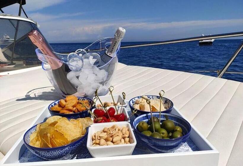 تختخواب و صبحانه Tettoeletto