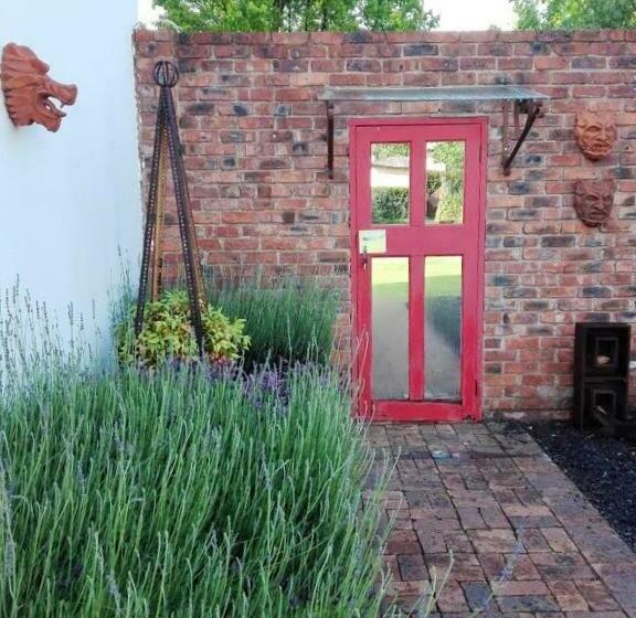 مبيت وإفطار The Gables Guest House