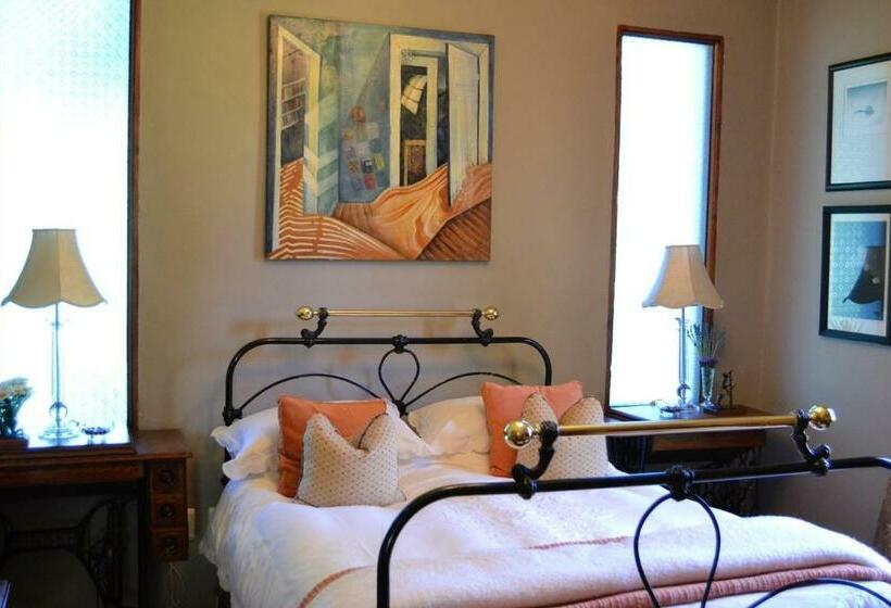 مبيت وإفطار The Gables Guest House