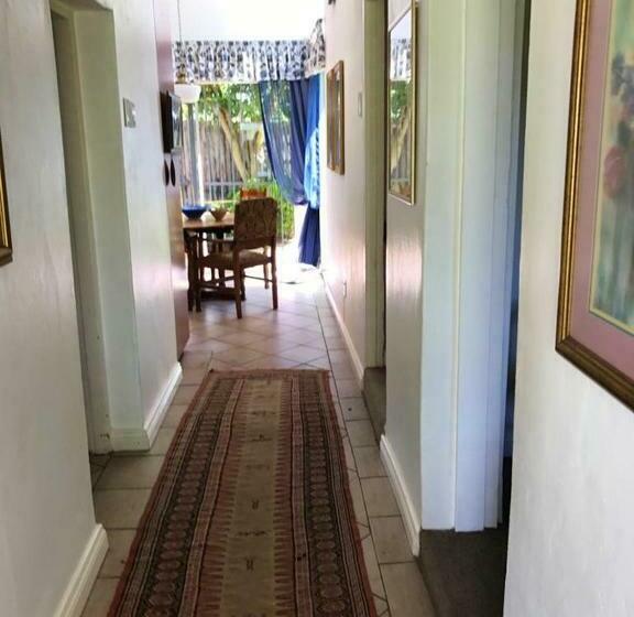 مبيت وإفطار The Gables Guest House