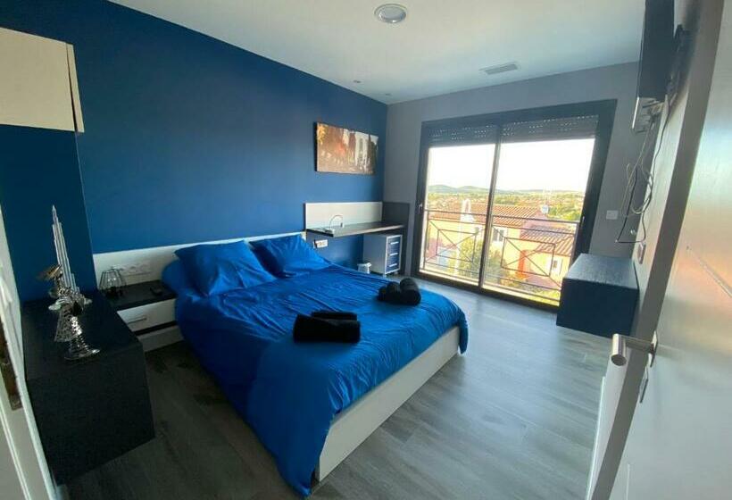 ベッドアンドブレックファースト Blue Diamond Room