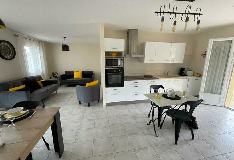 ベッドアンドブレックファースト Les Jardins De Maelle