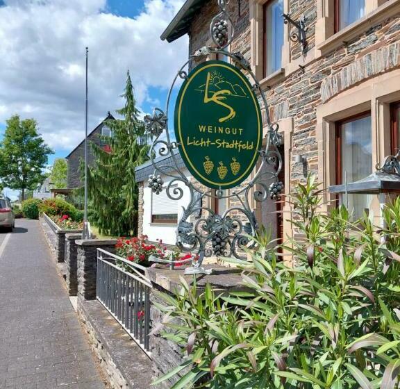 ベッドアンドブレックファースト Weingut Licht Stadtfeld