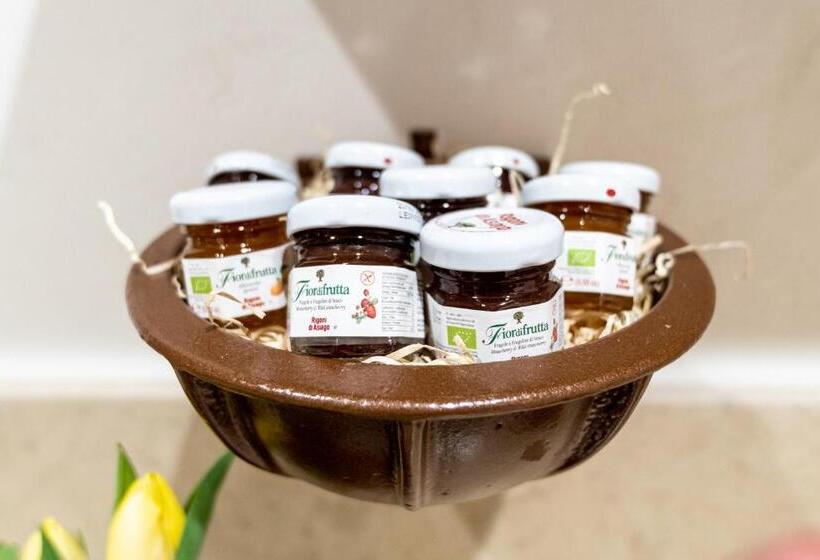 فندق Antico Borgo Brunelli
