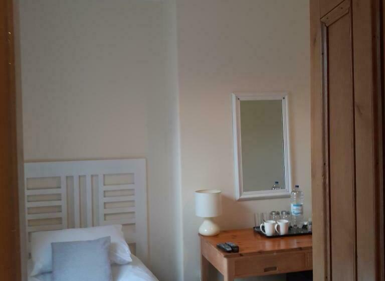 پانسیون 2 Bodwen Villas
