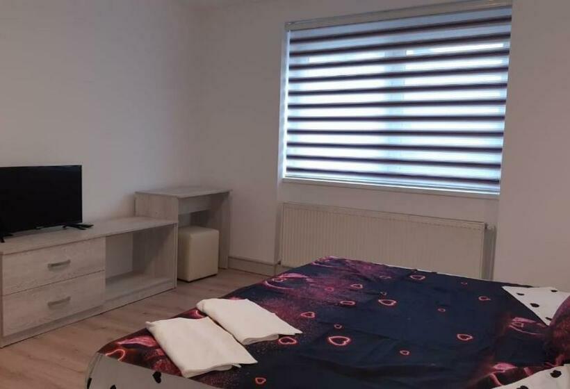 بنسيون Calypso Rooms