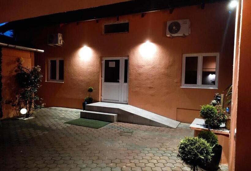 بنسيون Calypso Rooms