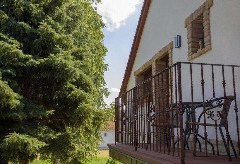 민박 Kukorica Csárda Apartman